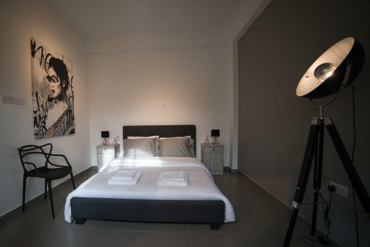 Mcplaces Holiday Apartments Paphos Bagian luar foto