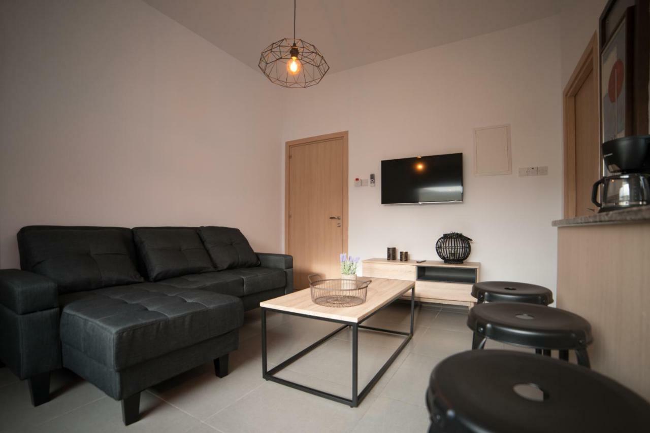 Mcplaces Holiday Apartments Paphos Bagian luar foto